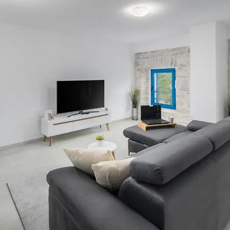 2 Bedroom In Visnjan Дом отдыха *