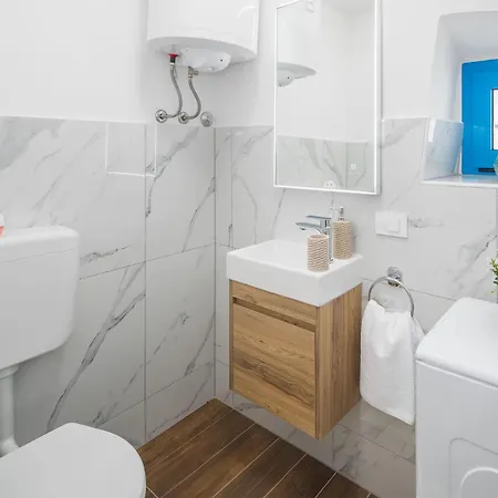 2 Bedroom In Visnjan