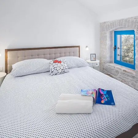 2 Bedroom In Visnjan Дом отдыха *