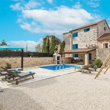 2 Bedroom In Visnjan *